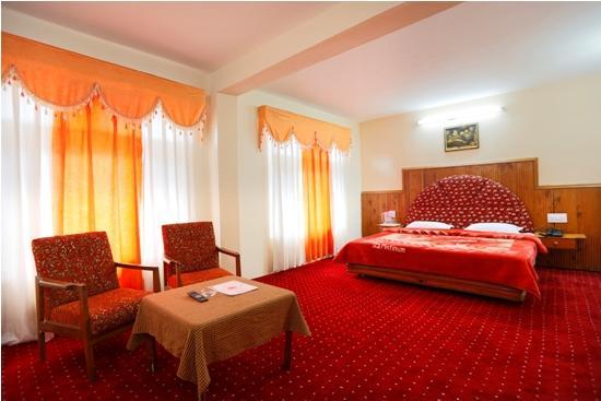 Hotel Mohan Palace Manāli Екстериор снимка